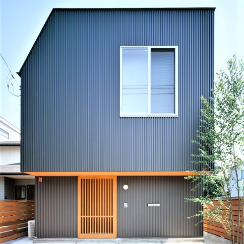 トタン外壁 トタン外壁の基礎知識 種類 メリット デメリットについて 神奈川県で外壁塗装や屋根 工事するならハウスメーカーより高品質で3割安いマルセイテック